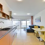 Appartement Laura 1 *