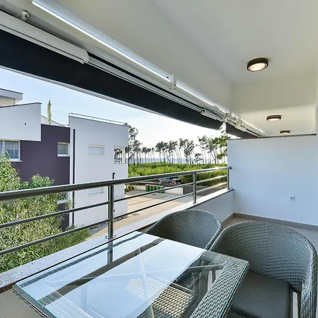 Laura 1 * Privlaka (Zadar)