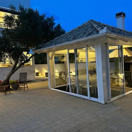 Apartmán Laura 1 *