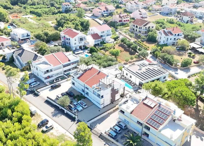 Laura 1 פריבלאקה